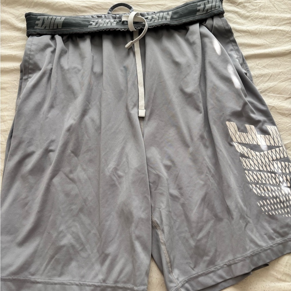 Nike Men's Light Gray Athletic Shorts